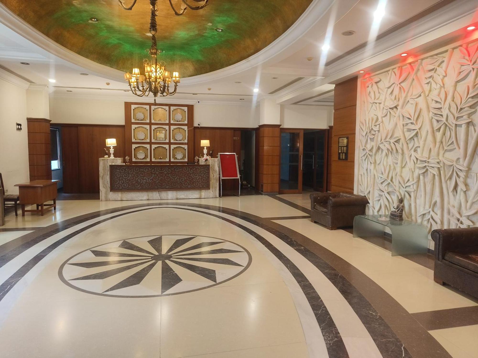 فندق The Sky Imperial, أُودايبور المظهر الخارجي الصورة