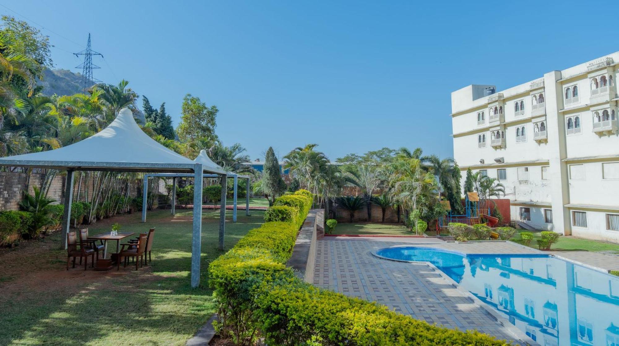 فندق The Sky Imperial, أُودايبور المظهر الخارجي الصورة