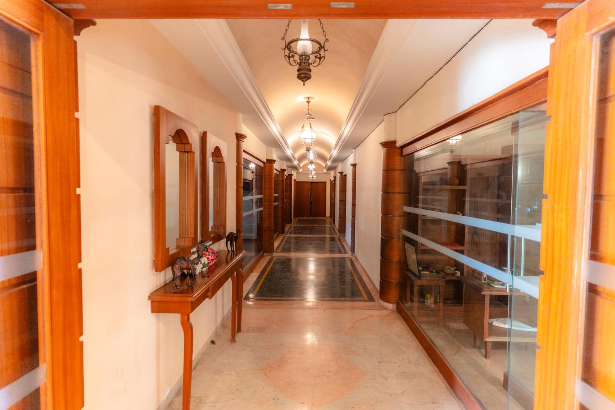 فندق The Sky Imperial, أُودايبور المظهر الخارجي الصورة